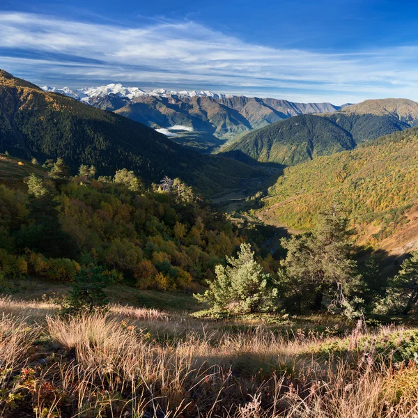 Cenário de outono nas montanhas da Geórgia — Fotografia de Stock