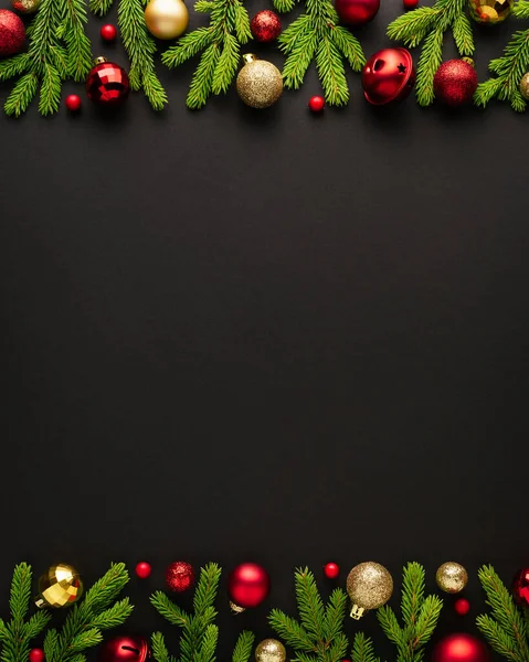黒のクリスマスと新年の背景 トップビュー プロモーションテキストのコピースペース 休日カード — ストック写真
