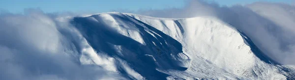 Vinterlandskap Med Utsikt Över Bergskedja Molnen — Stockfoto