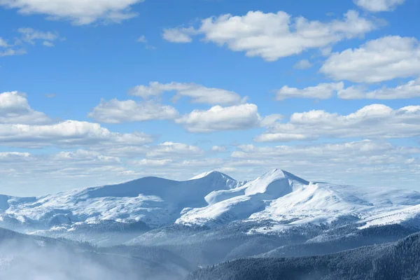 Paysage Hivernal Avec Vue Sur Les Montagnes Les Sommets Enneigés — Photo