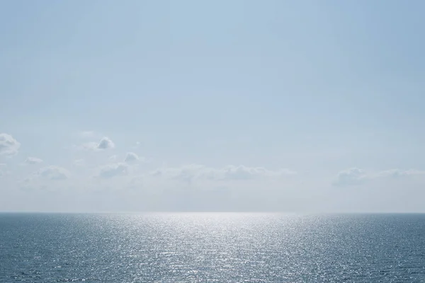Natuurlijke Achtergrond Met Minimalistische Zee Uitzicht Lucht Zacht Blauw — Stockfoto