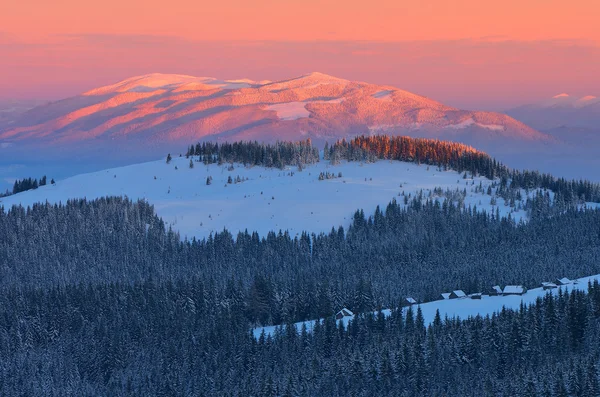 Paesaggio invernale all'alba — Foto Stock