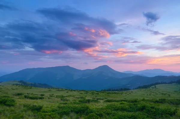 Dawn in mountains — Stock Photo, Image