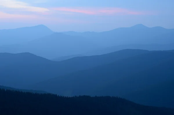 Silhouette of mountain ranges — Stock Photo, Image
