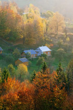 Bir dağ köyünde ev