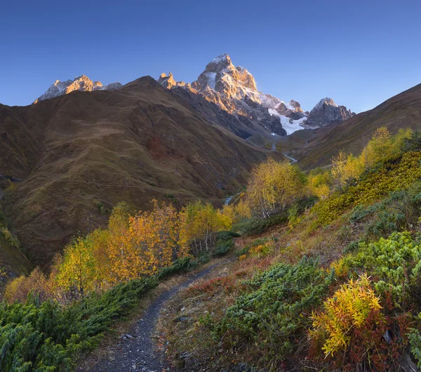 Autumn landscape in the mountains — Stock Photo, Image
