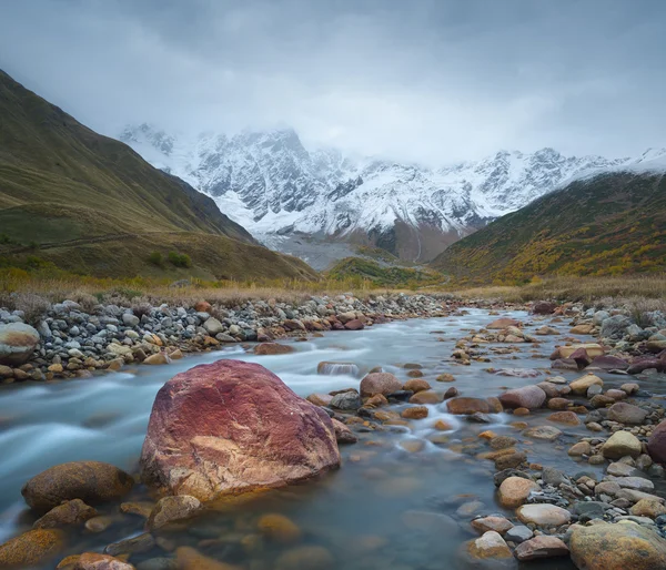 Río de montaña Enguri —  Fotos de Stock