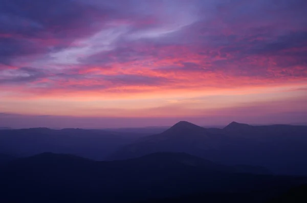 Vacker himmel i gryningen — Stockfoto