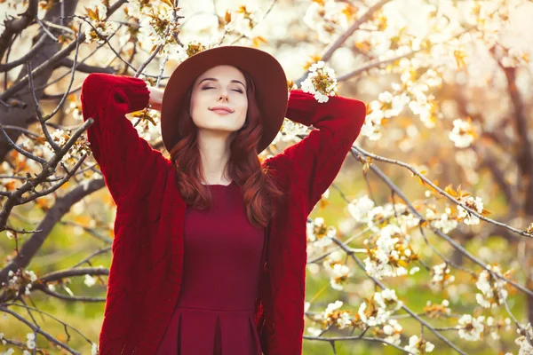 Ritratto di una giovane donna — Foto Stock