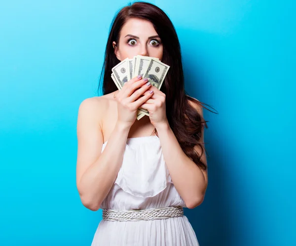 Πορτρέτο της νεαρής γυναίκας με χρήματα — Φωτογραφία Αρχείου