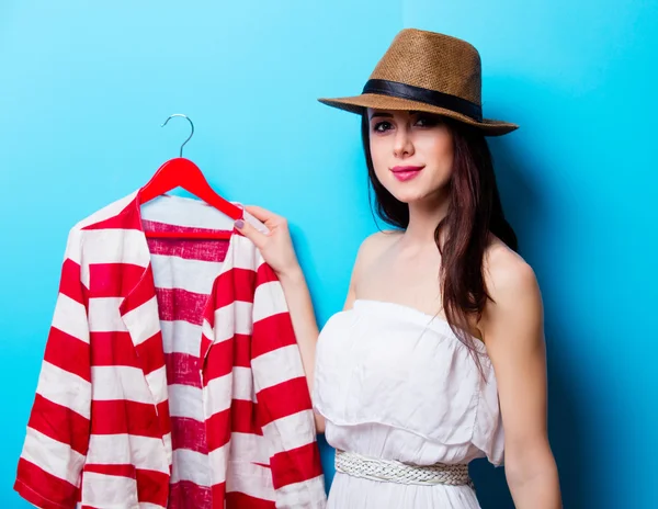 Porträt der jungen Frau mit Jacke — Stockfoto