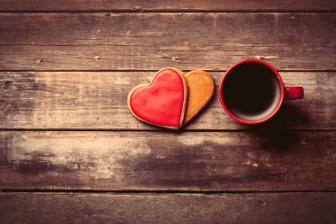 Bir fincan kahve ve kurabiye.