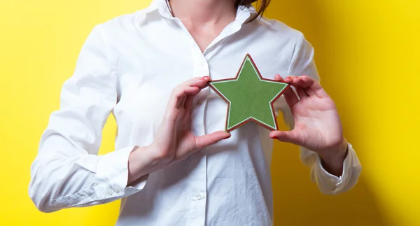 Junge Frau mit Spielzeug — Stockfoto