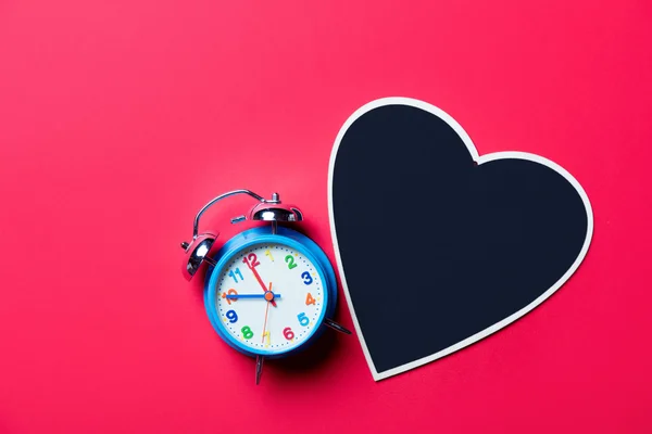 Cup and clock — Stock Photo, Image