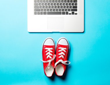 lastikbotlar ve dizüstü