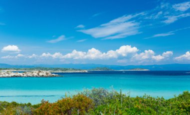 Deniz ve gökyüzü arka plan üzerinde