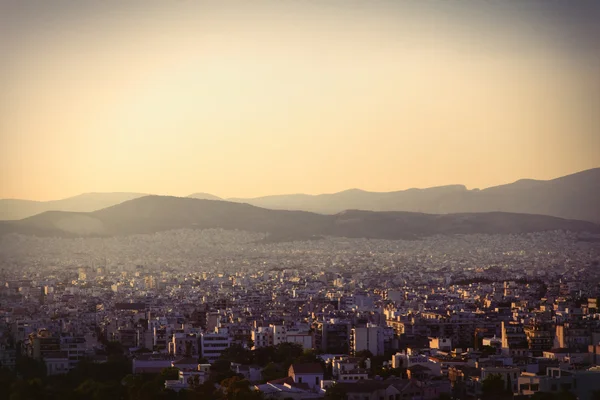 Schöne Stadt in Griechenland bei Sonnenuntergang — Stockfoto