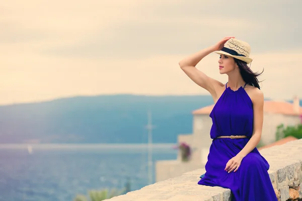 Giovane donna in Grecia — Foto Stock