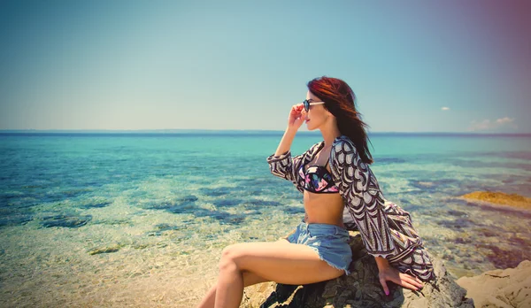 Mujer joven en Grecia —  Fotos de Stock