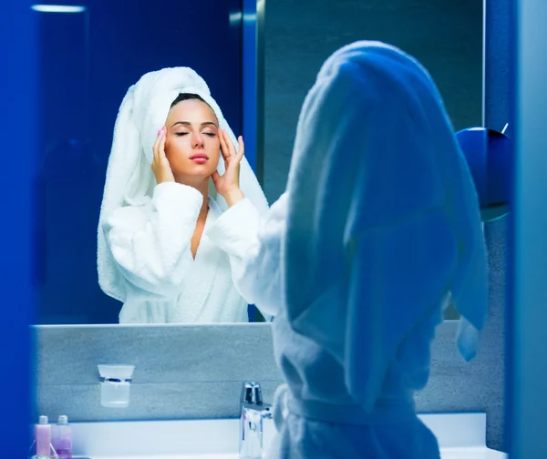 Jovem mulher em SPA — Fotografia de Stock