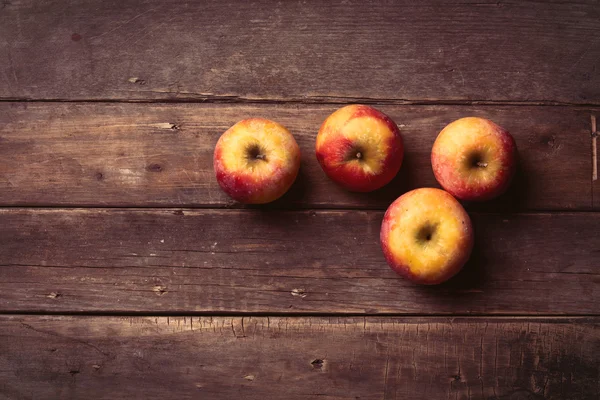 Deliciosas maçãs vermelhas — Fotografia de Stock