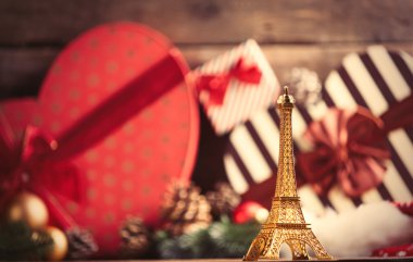 Eyfel Kulesi şeklinde oyuncak