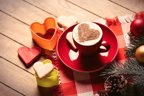 Cup of coffee, cookies and christmas decorations — Stock Photo, Image