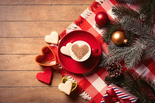 Cup of coffee, cookies and christmas decorations — Stock Photo, Image