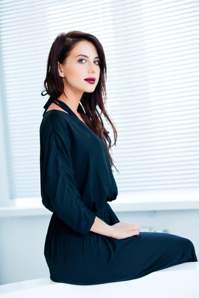 Young woman in bathroom — Stock Photo, Image