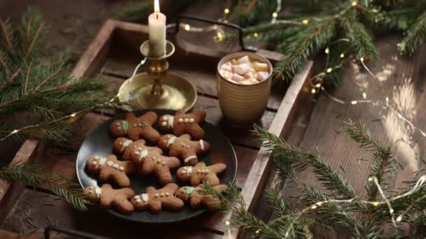 Biscoitos Gengibre Natal Caneca Café Uma Bandeja — Vídeo de Stock