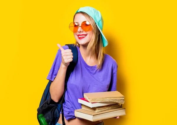 Menina Estudante Estilo Jovem Com Óculos Laranja Livros Sobre Fundo — Fotografia de Stock