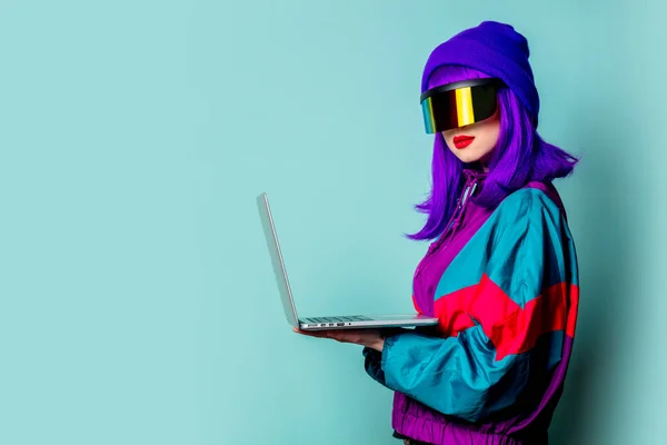 Snygg Tjej Cyber Punk Glasögon Och Tals Träningsoverall Hålla Bärbar — Stockfoto