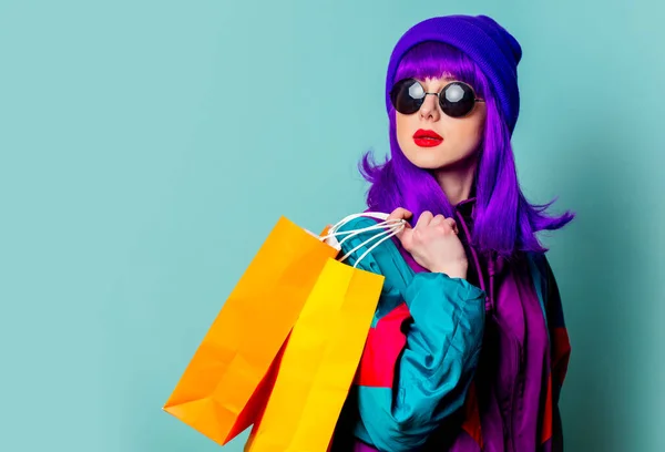 Elegante Ragazza Shopaholic Tuta Anni Occhiali Sole Tenere Borse Della — Foto Stock