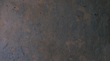 Terk edilmiş bir evin duvar kağıdına yakın plan görüntüsü.