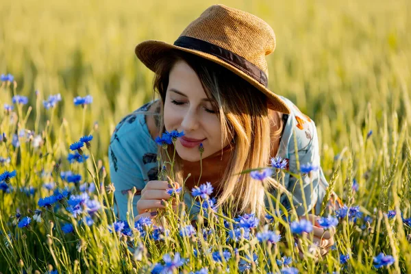 Young Girl Smelling Flowers Meadow — Stock Photo, Image