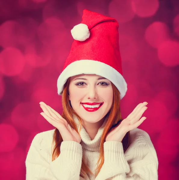 Pelirroja en sombrero de Navidad —  Fotos de Stock