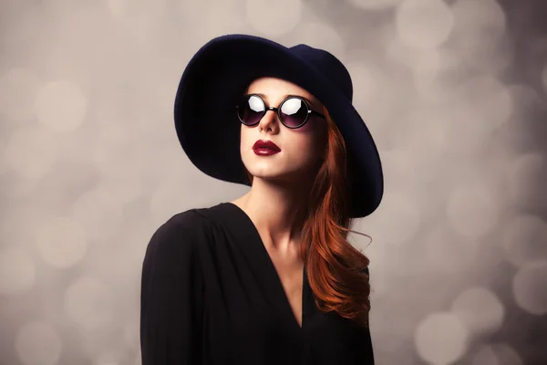 Style redhead women with sunglasses. — Stock Photo, Image