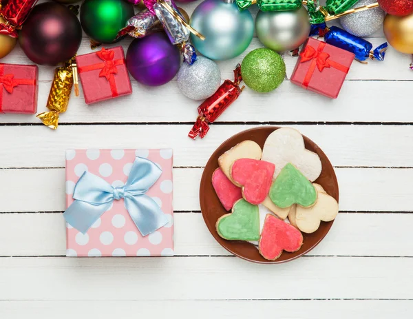 Cookies en chritmas giften — Stockfoto