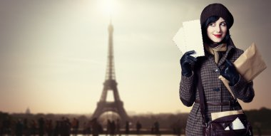 Genç postacı kız mail ile.