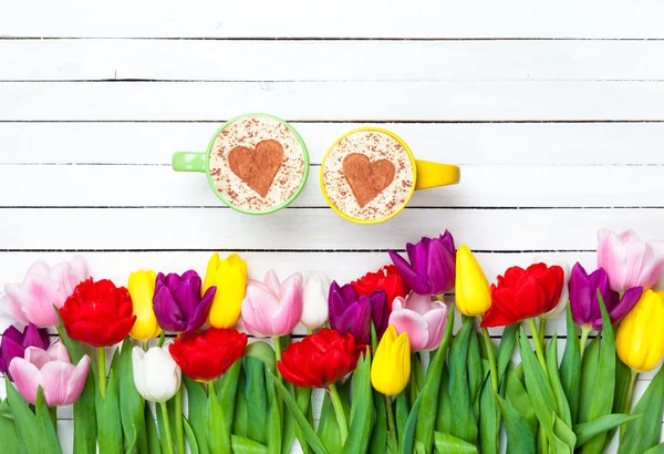 Cappuccino and gift box — Stock Photo, Image