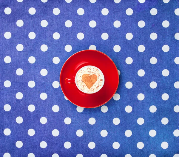 Filiżanka kawy z symbol kształt serca — Zdjęcie stockowe