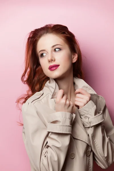 Gyönyörű vörös hajú lány portréja — Stock Fotó