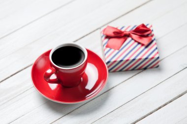 Fincan kahve ve hediye kutusu 