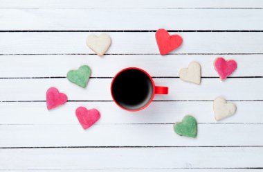 Bir fincan kahve ve kurabiye. 