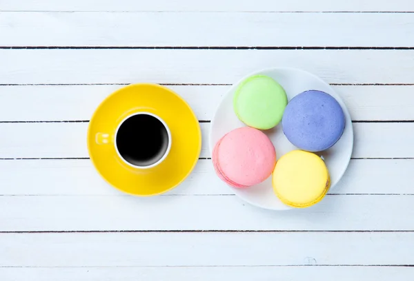 Tasse de café et macarons — Photo