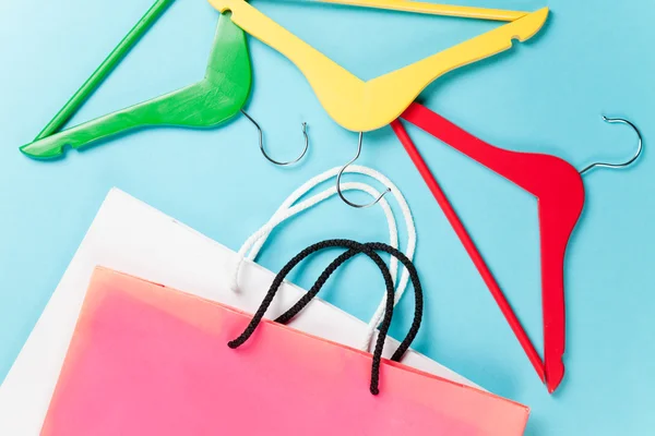 Shopping bags and hangers — Stock Photo, Image