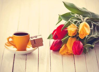 Lale kokulu Kupası ve Hediyelik kutu 