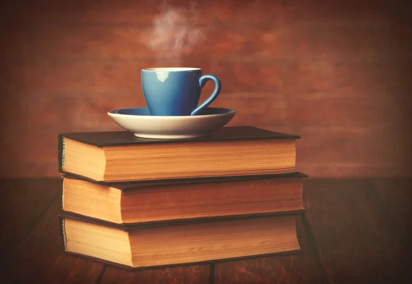 一杯咖啡和书本 — 图库照片