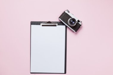 Pano ile ve eski retro kamera