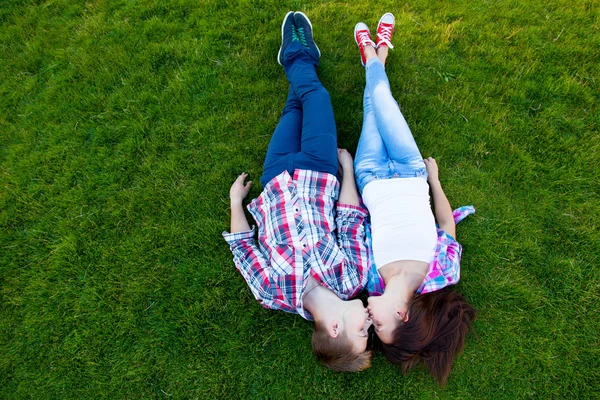 Young teen couple — Stock Photo, Image